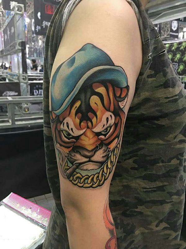 嘻哈天王，手臂老虎卡通彩绘纹身