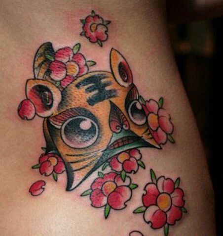 祥兽老虎腰部纹身