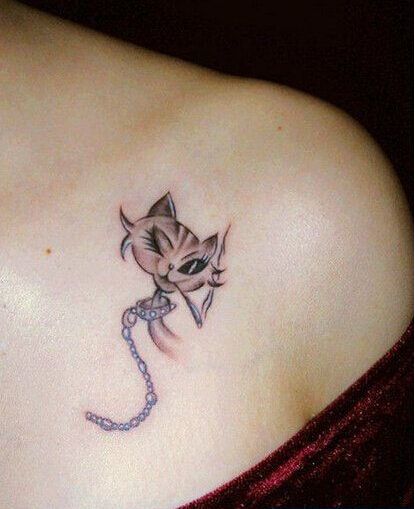 性感小狐狸肩部纹身