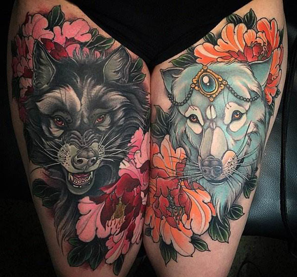 大腿上的狼纹身图案