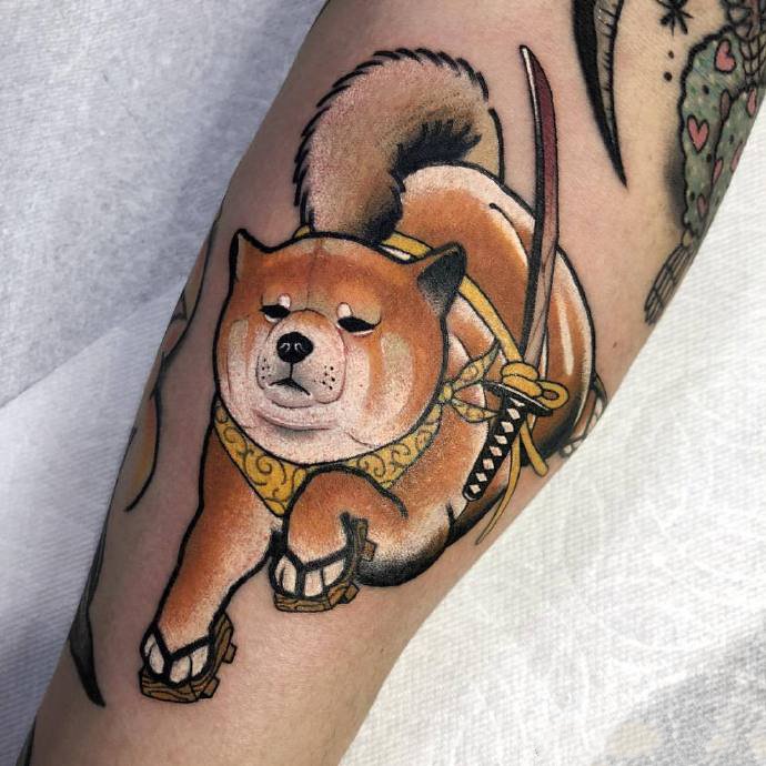 一组逼真写实的传统小型图案纹身作品