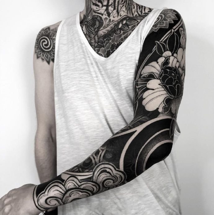 一组酷酷的几何花臂纹身图片