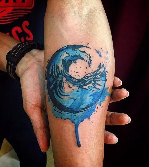 一组小清新的海浪纹身图案精选