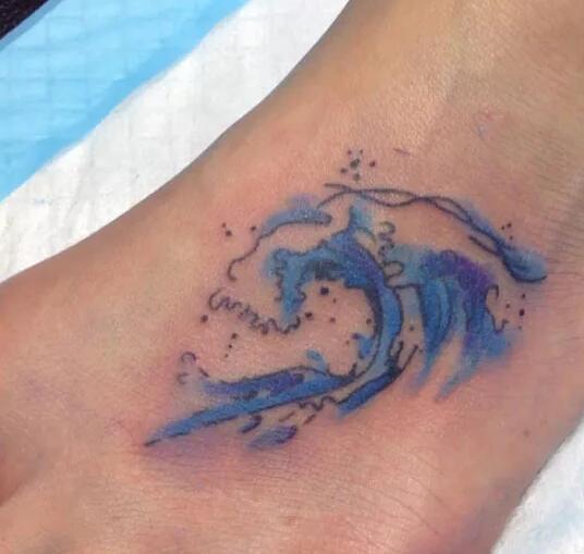 一组小清新的海浪纹身图案精选