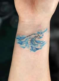 一组小清新的海浪纹身图案精选
