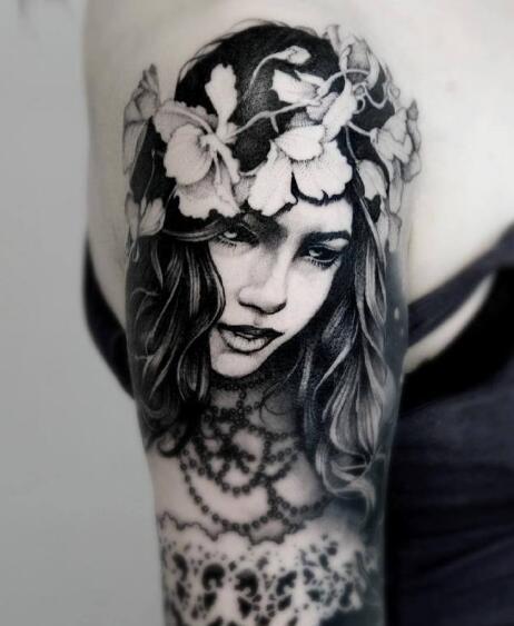 一组暗黑系的点刺纹身作品