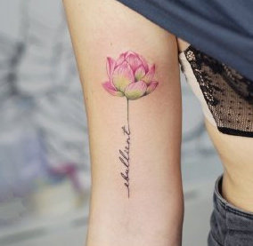 一组彩色花卉纹身图片