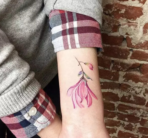 一组彩色花卉纹身图片