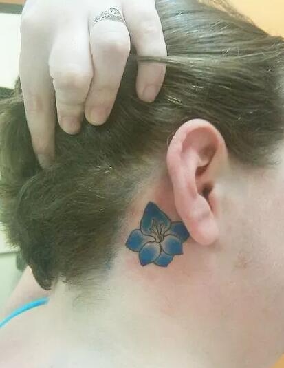 耳后纹身图案精选，隐藏的小性感