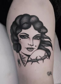 黑灰oldschool纹身，体现出来一种别样的美