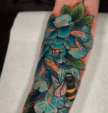 9款newschool风格的炫彩花朵纹身图片