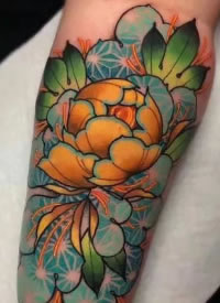 9款newschool风格的炫彩花朵纹身图片