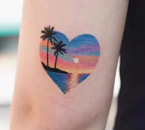 彩色的唯美小清新女生纹身图片欣赏