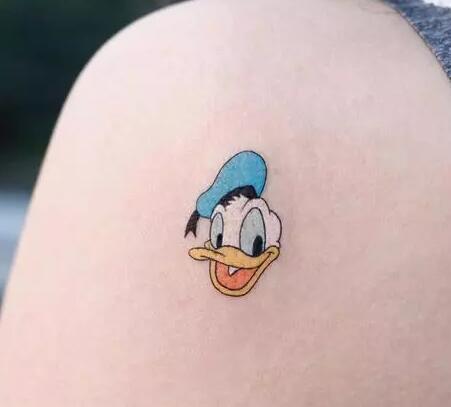 彩色的唯美小清新女生纹身图片欣赏