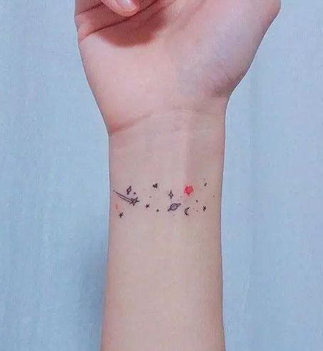手腕处的9张小清新纹身图片分享