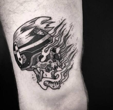 一组黑灰纹身作品赏析，时尚派传统风格