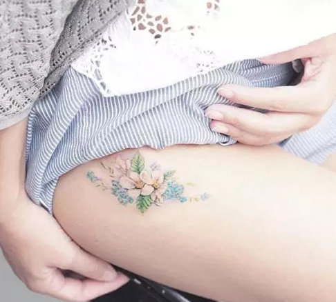 大腿纹身，多了一分妩媚与诱惑