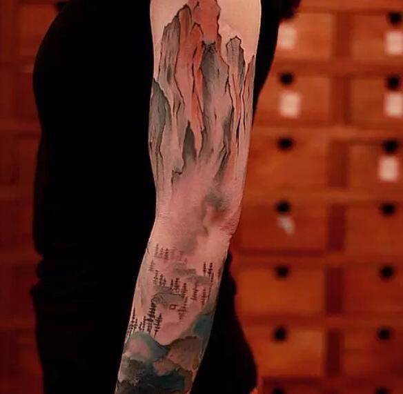 9张中国风水墨纹身图片