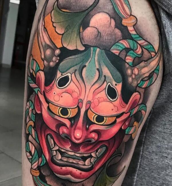 大臂位置的般若主题纹身图片9张