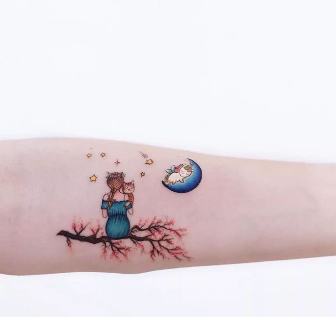 9张独特而极简的彩色纹身图片