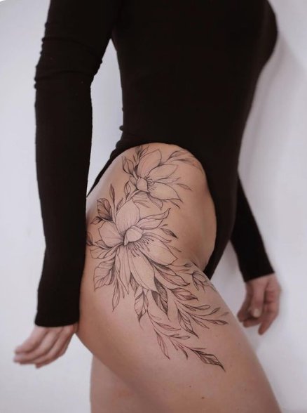 那些悄悄在大腿盛开的花朵