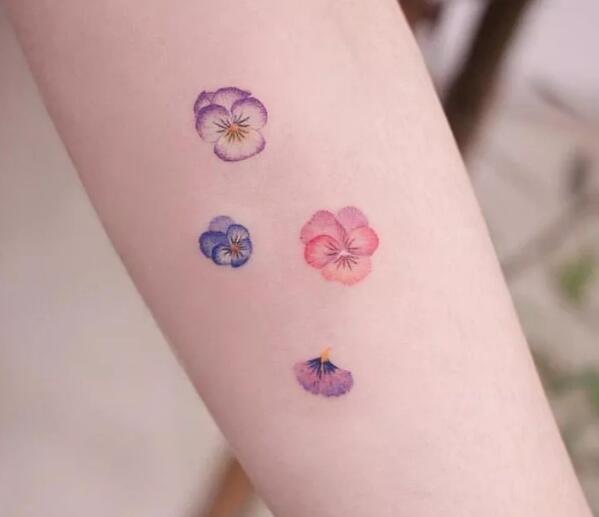 9张超适合夏季的小清新纹身图片