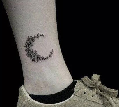 唯美的脚踝处清新纹身图片9张