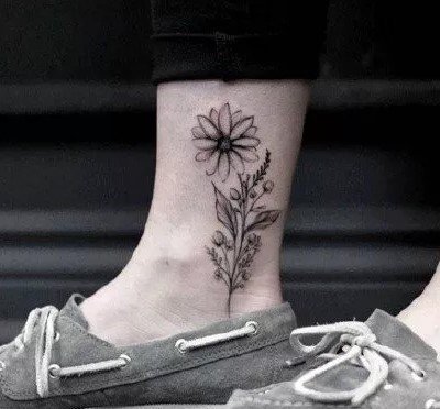 唯美的脚踝处清新纹身图片9张
