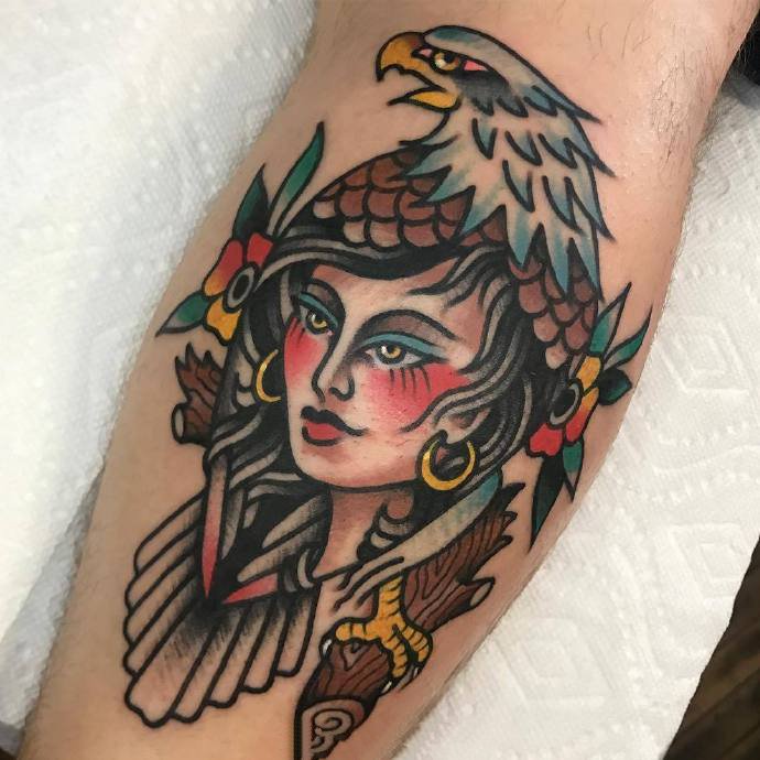 9张漂亮的彩色女郎纹身图片