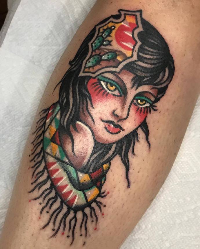 9张漂亮的彩色女郎纹身图片