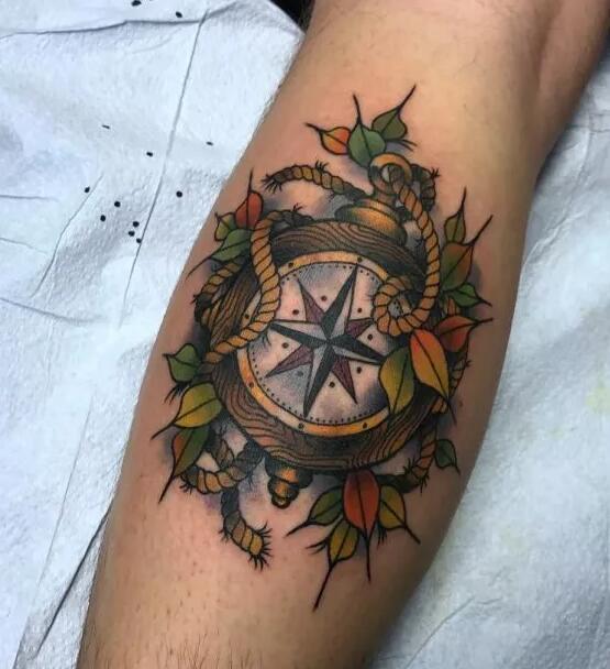 一组美丽的小腿纹身图片