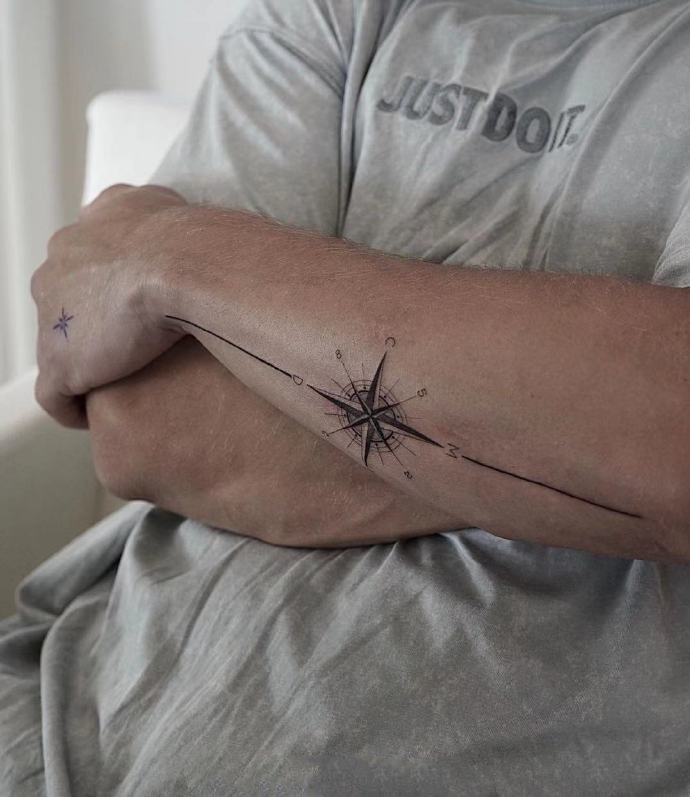 9张令人感到沉静的黑白点线纹身图片