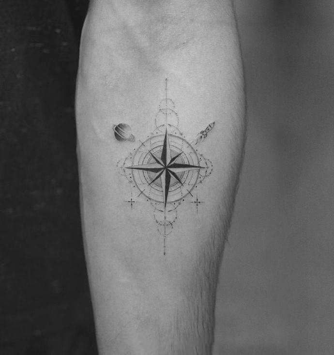 9张令人感到沉静的黑白点线纹身图片