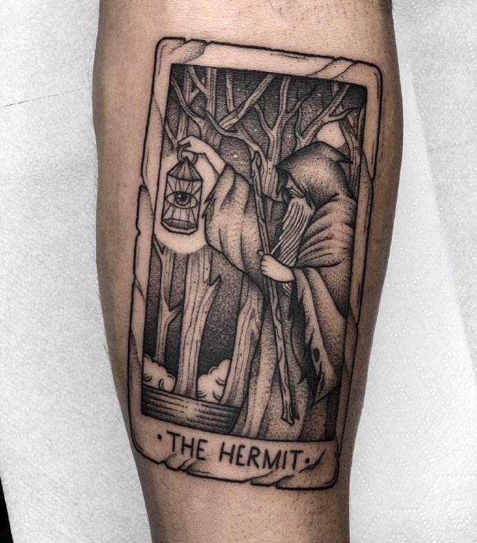 一组适合手部腿部的黑白纹身图片