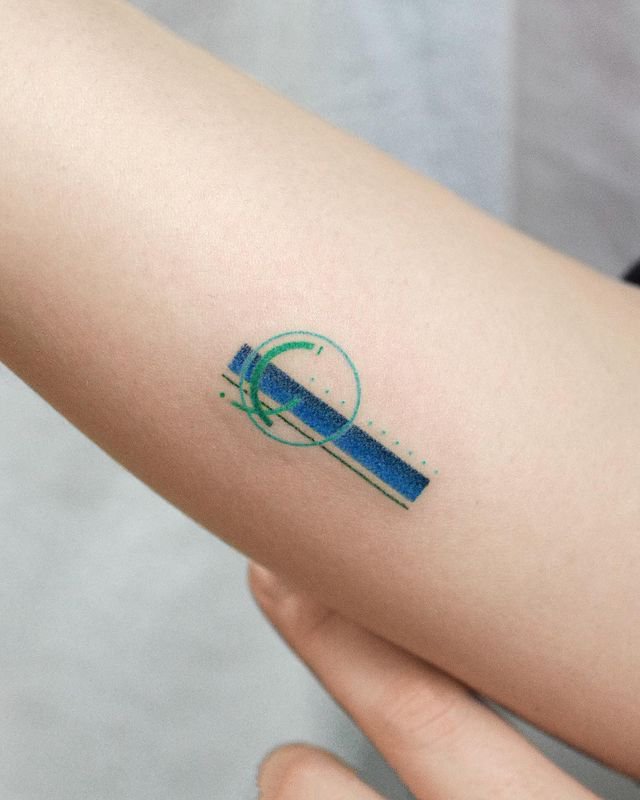 一组小清新的的彩色几何纹身图片