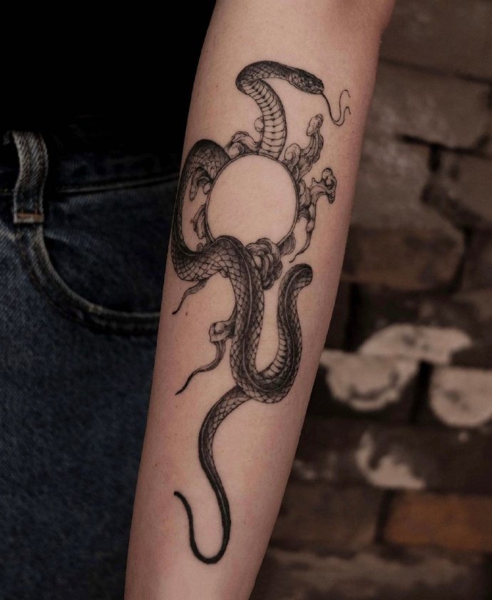 一组暗黑色的蛇纹身图片