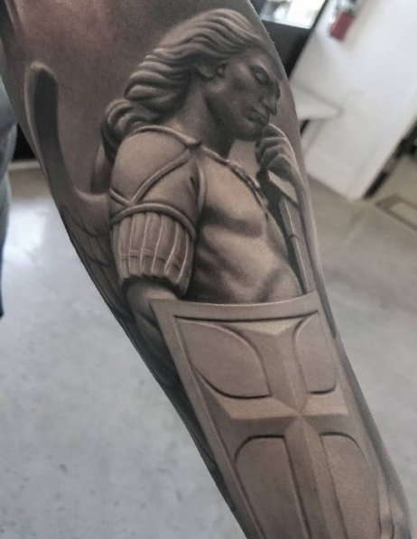 9张令人震撼的黑灰写实纹身图片