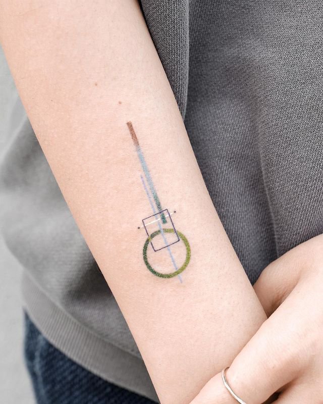 9张漂亮的彩色几何纹身图片