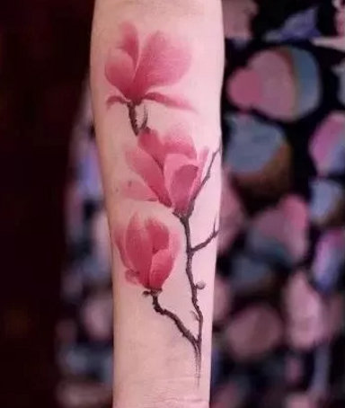 别致优雅的玉兰花纹身图案推荐