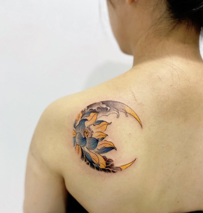 一组适合遮盖的黑白纹身图片