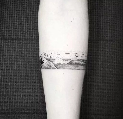 9张简洁不浮夸的男士臂环纹身图片