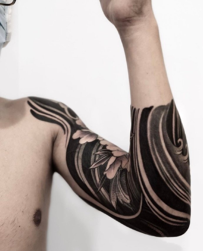 9张炫酷帅气的新传统纹身图片