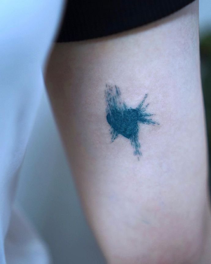 一组可爱的简单心形纹身图片