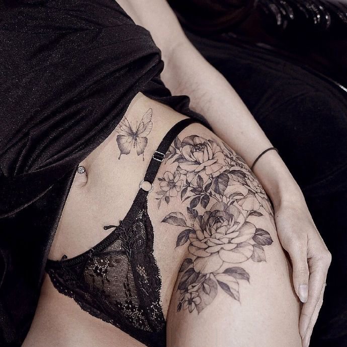 性感女神偏爱的素花主题纹身图片9张