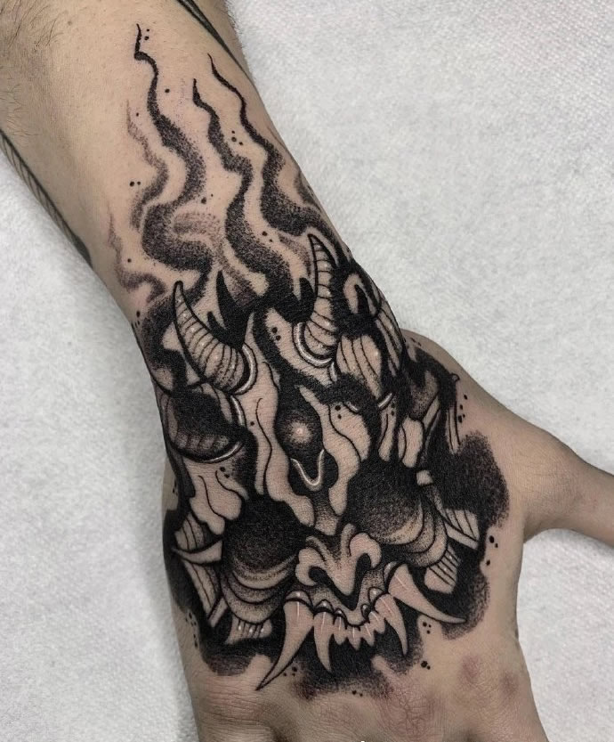 独特的黑灰日式风格纹身图片9张