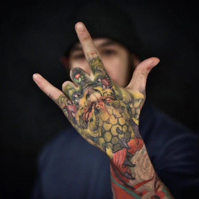 帅气的新传统风格纹身图片9张