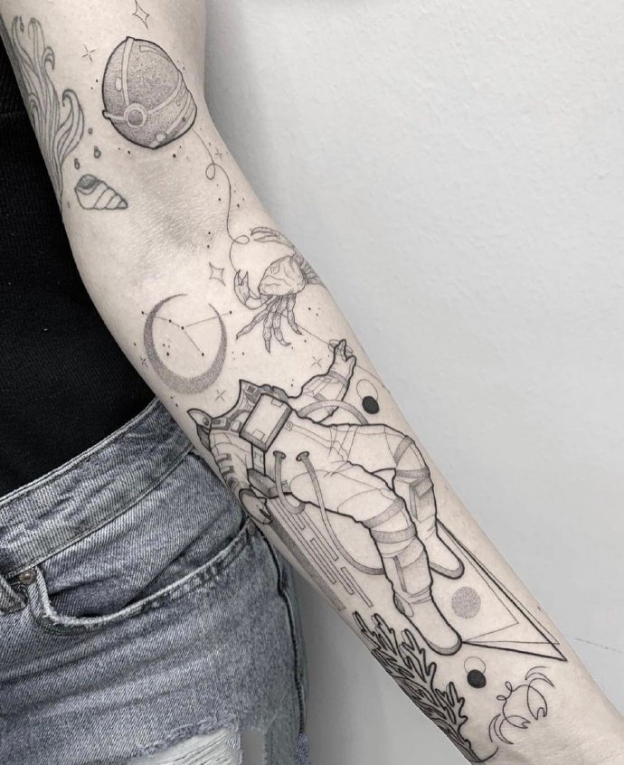 一组用点和线描绘出的丰富纹身图片