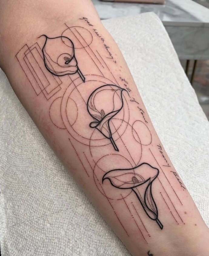 一组用点和线描绘出的丰富纹身图片