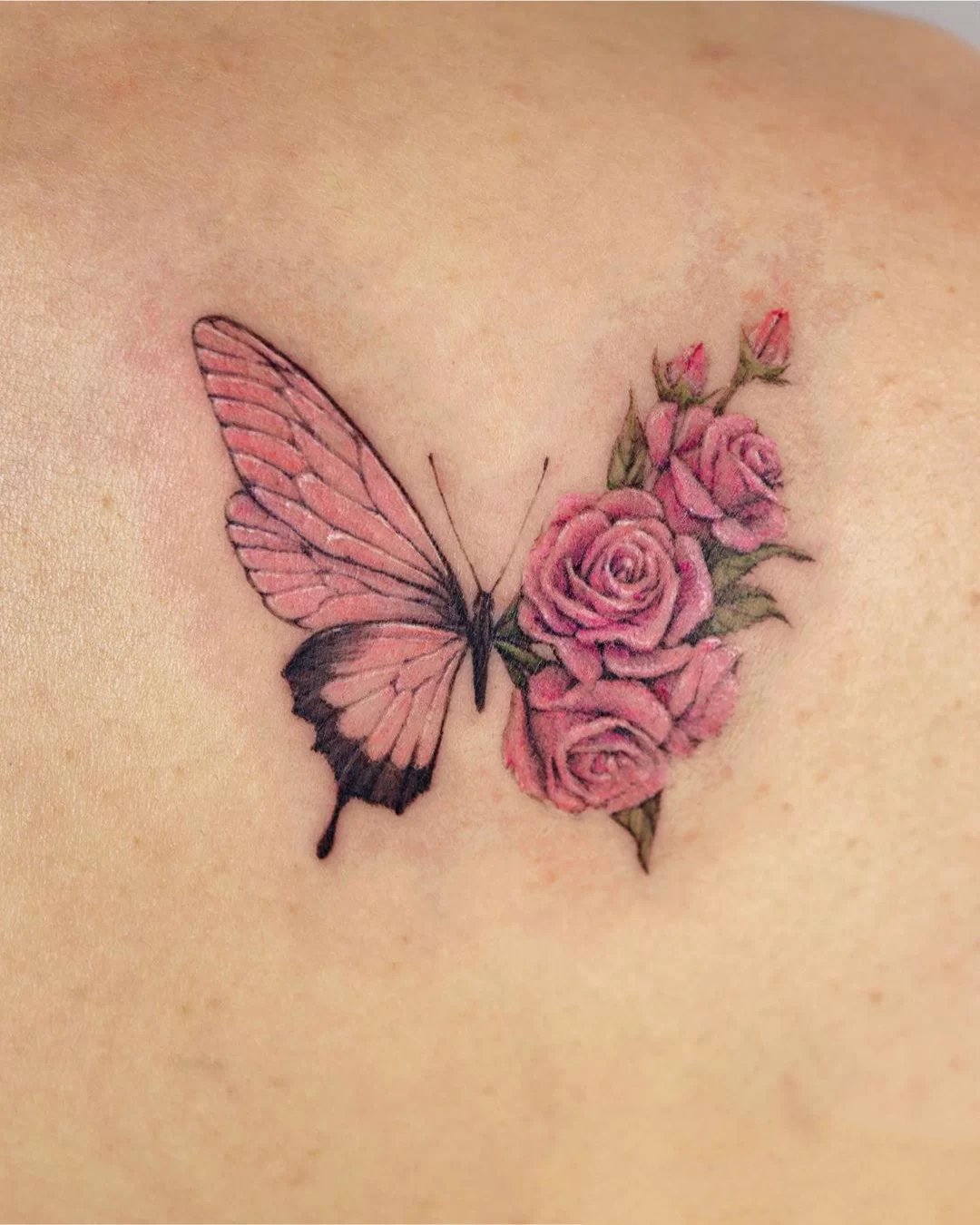 9张女人味十足的蝴蝶纹身图片