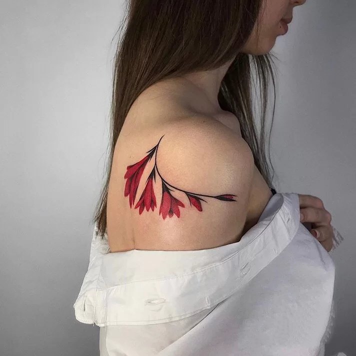 清新女孩必选的肩花纹身图片9张